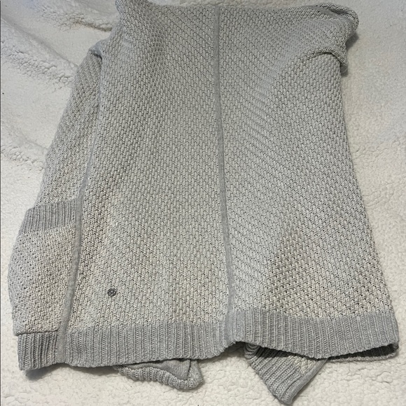 Lululemon button down sweater - Picture 4 of 4